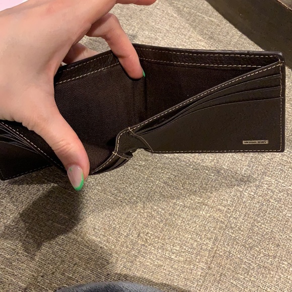 Michael kors wallet - Picture 4 of 5